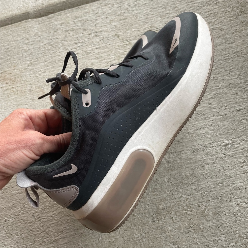 Womens Nike Air Max DIA Off Noir Pumice Black EUC Sz 8